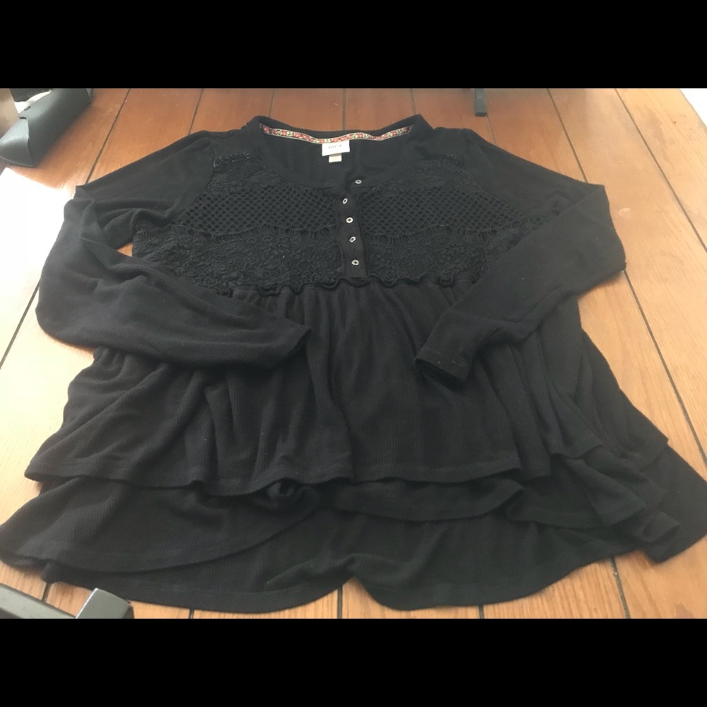 Knox Rose long sleeve peasant top.